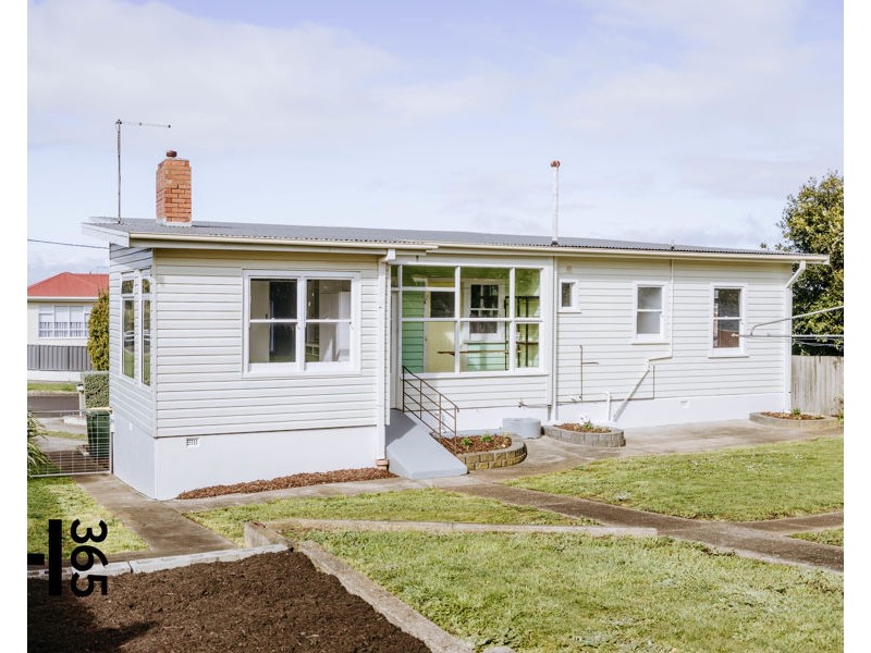 1 Murfet Crescent, Devonport TAS 7310
