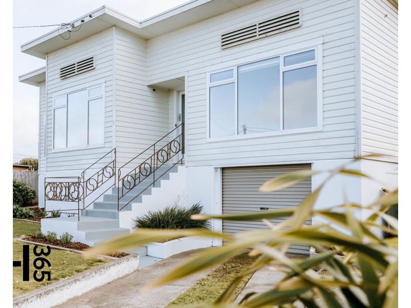 1 Murfet Crescent, Devonport TAS 7310