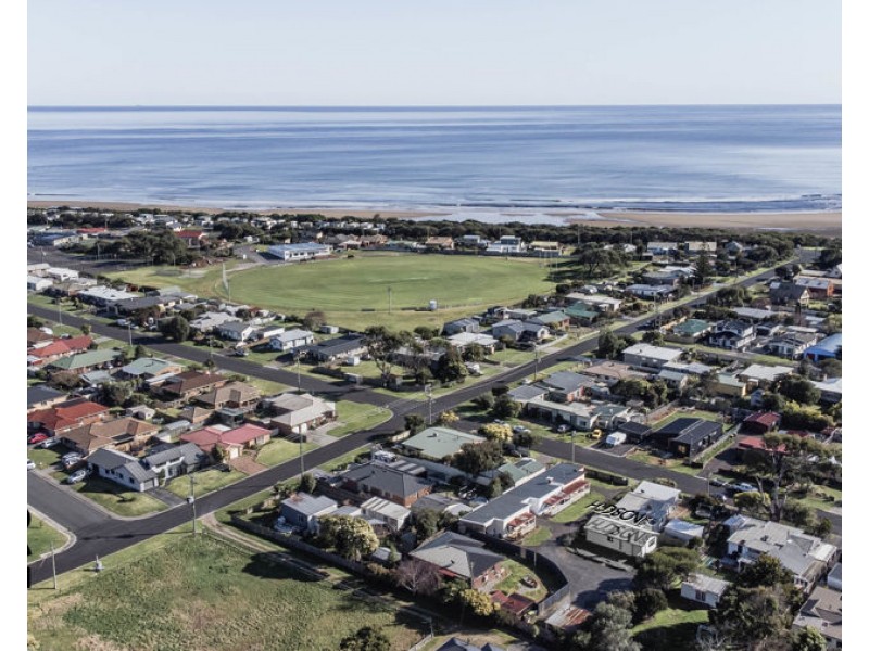 2/58 Susan Street, Turners Beach TAS 7315