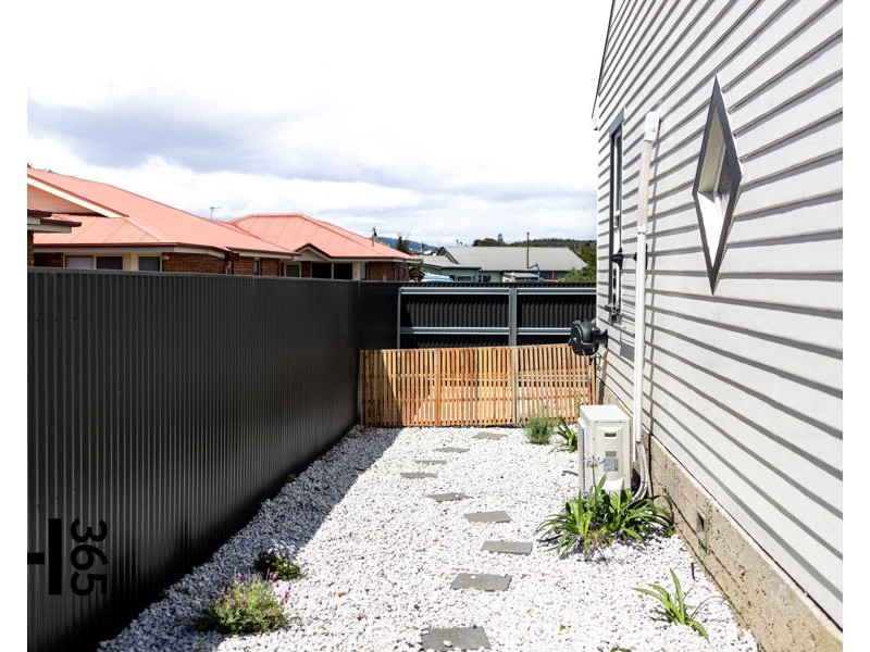 1/113 Steele Street, Devonport TAS 7310
