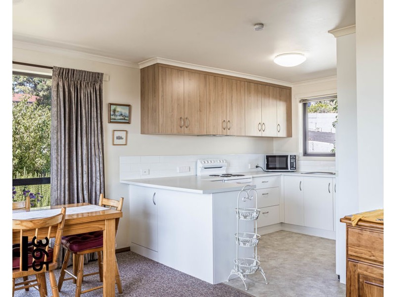 2/49 Shaw Street, Miandetta TAS 7310