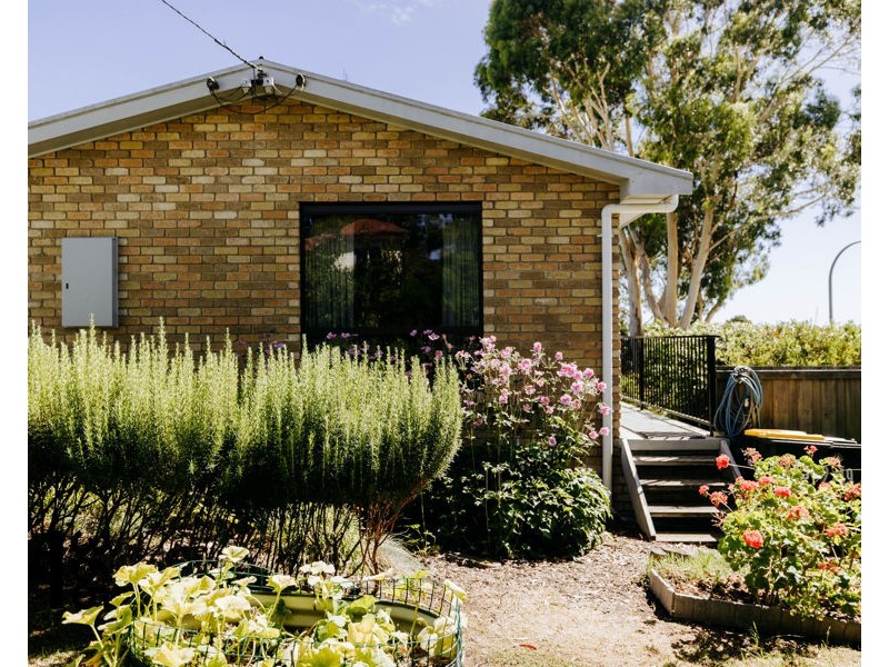 2/49 Shaw Street, Miandetta TAS 7310