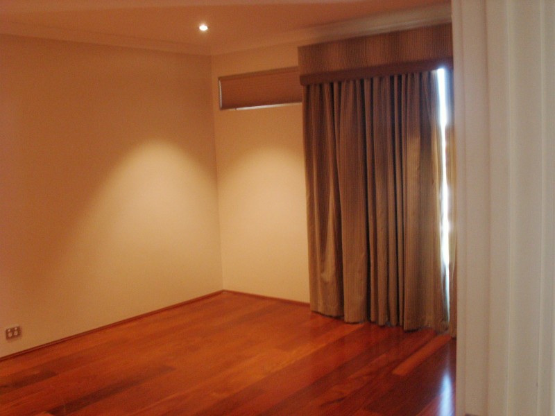 10 Johnsonia Bend, Hammond Park WA 6164