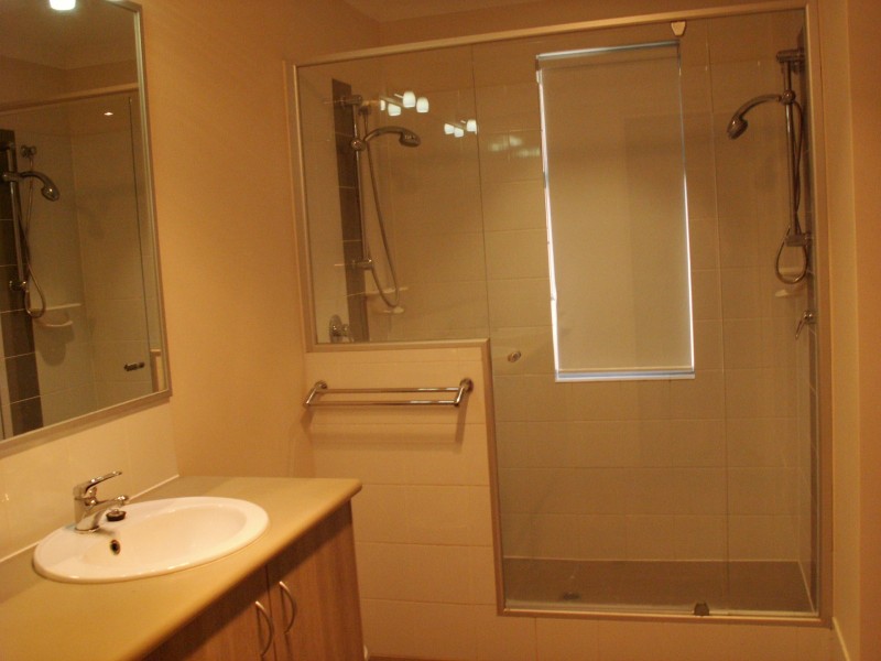 10 Johnsonia Bend, Hammond Park WA 6164