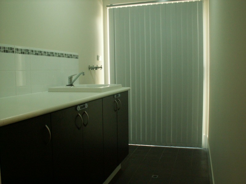 10 Johnsonia Bend, Hammond Park WA 6164