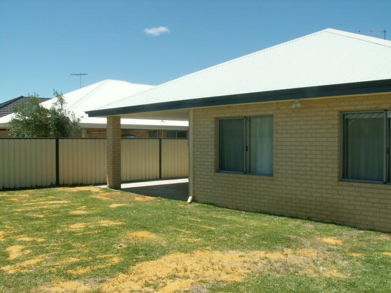 10 Johnsonia Bend, Hammond Park WA 6164