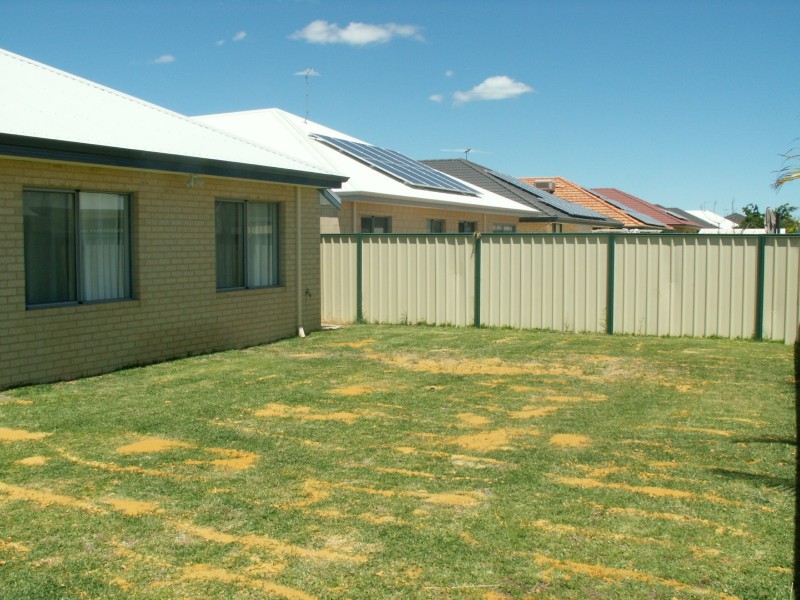 10 Johnsonia Bend, Hammond Park WA 6164