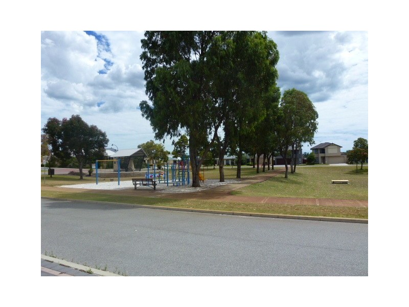 10 Platypus Parkway, Beeliar WA 6164