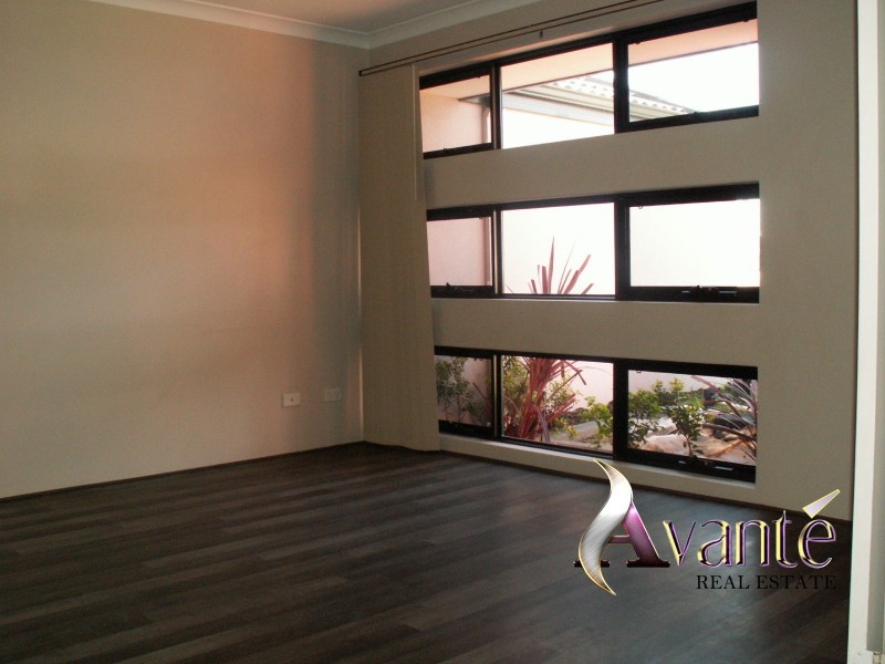 71 Gaebler Road, Hammond Park WA 6164