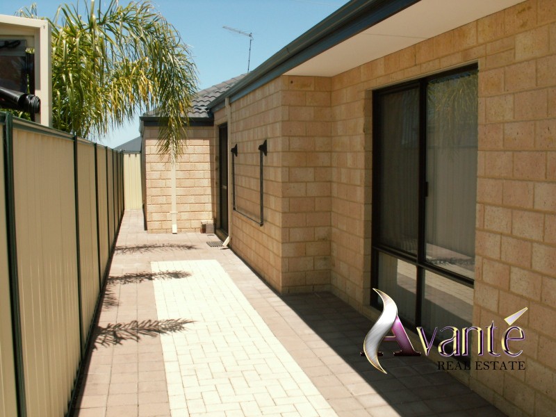 71 Gaebler Road, Hammond Park WA 6164