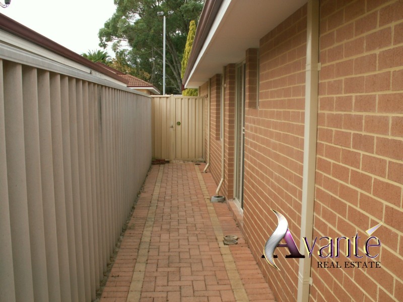 8/268 Wharf Street, Queens Park WA 6107