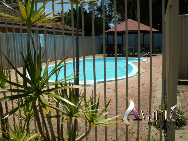 8/268 Wharf Street, Queens Park WA 6107