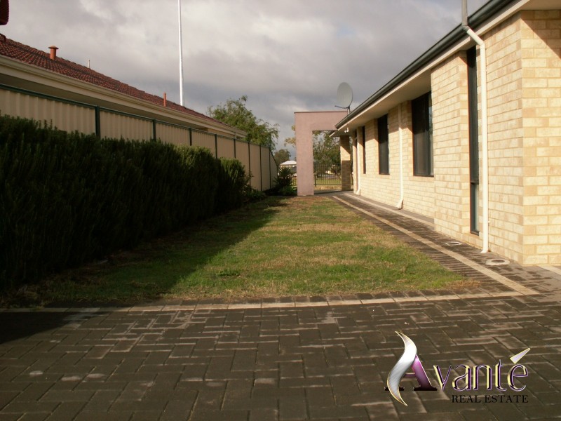 42 Botany Parade, Hammond Park WA 6164