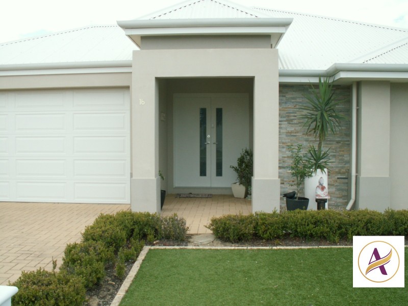 16 Moonah Way, Hammond Park WA 6164