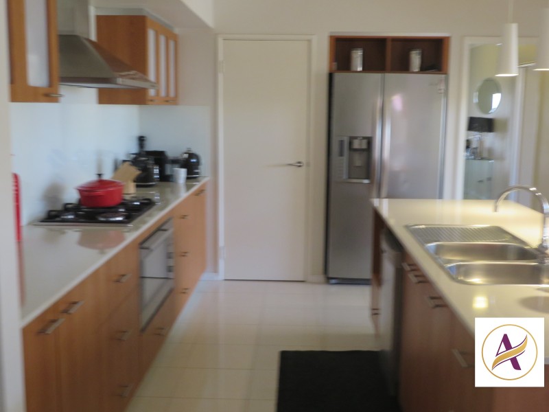 16 Moonah Way, Hammond Park WA 6164