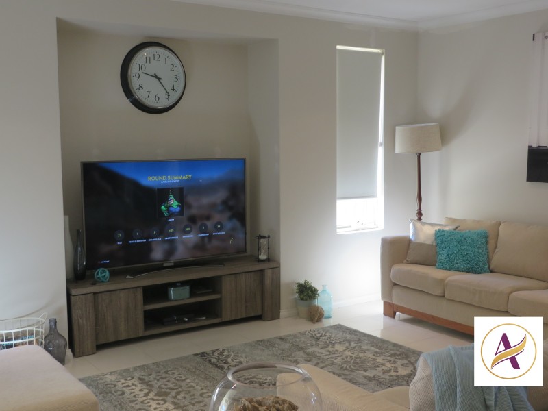 16 Moonah Way, Hammond Park WA 6164