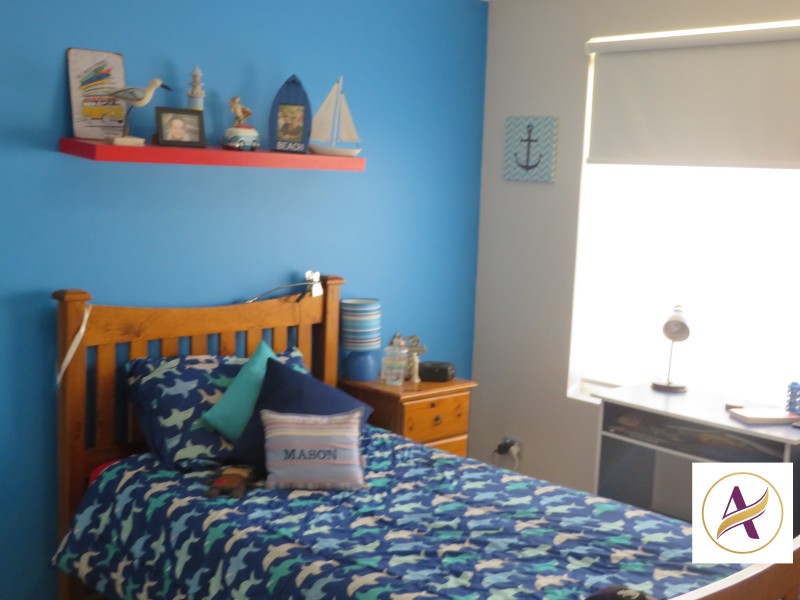 16 Moonah Way, Hammond Park WA 6164