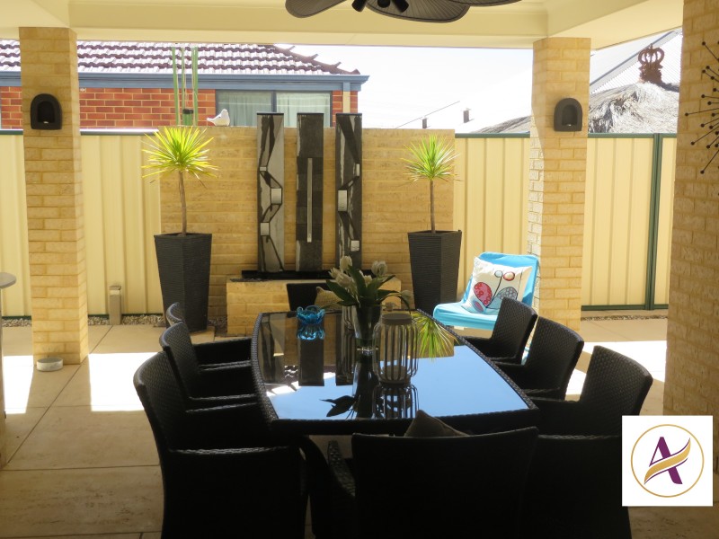 16 Moonah Way, Hammond Park WA 6164