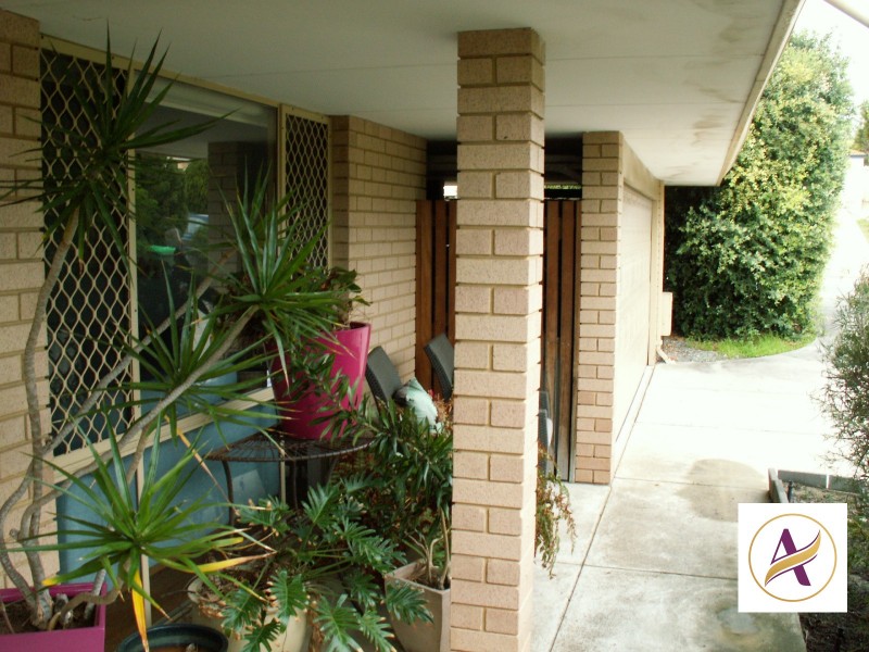 2A  Kingston Place, Kardinya WA 6163