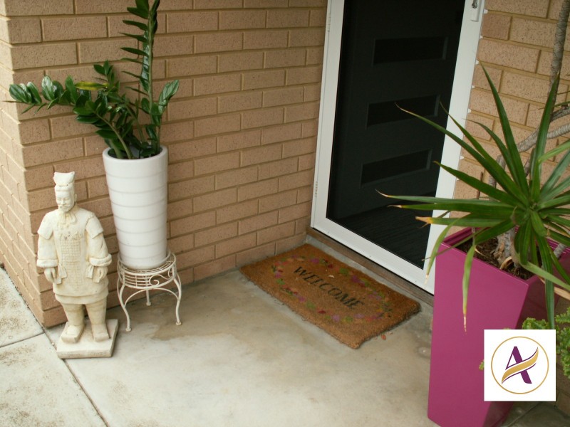 2A  Kingston Place, Kardinya WA 6163