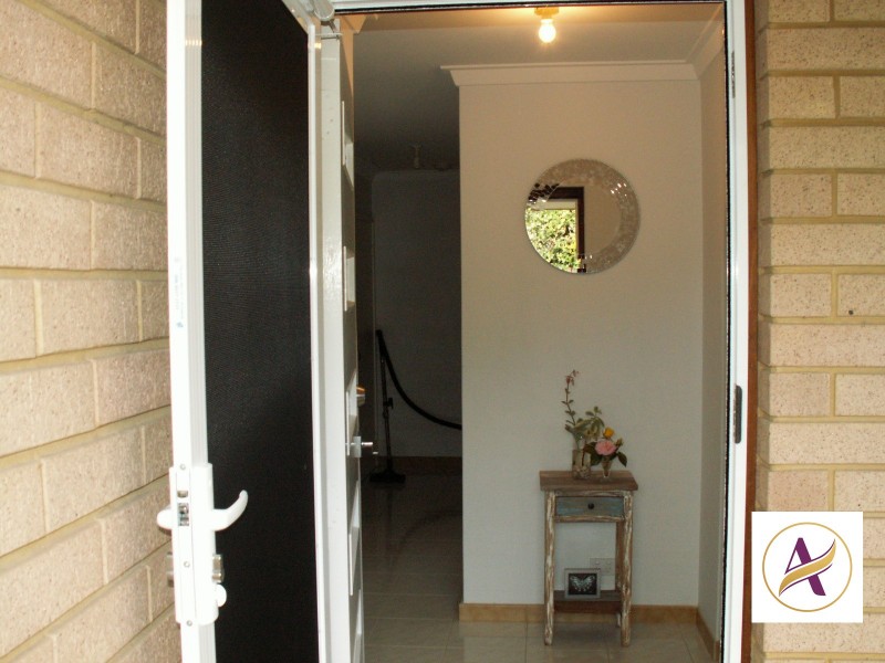 2A  Kingston Place, Kardinya WA 6163