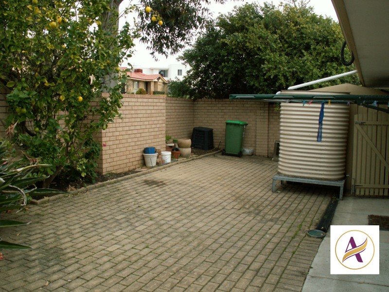 2A  Kingston Place, Kardinya WA 6163
