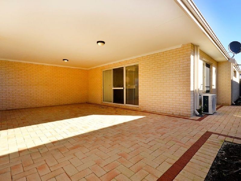 9 Koroit Way, Aveley WA 6069