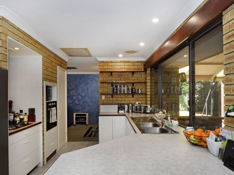 9 Waterloo Court, Alexander Heights WA 6064