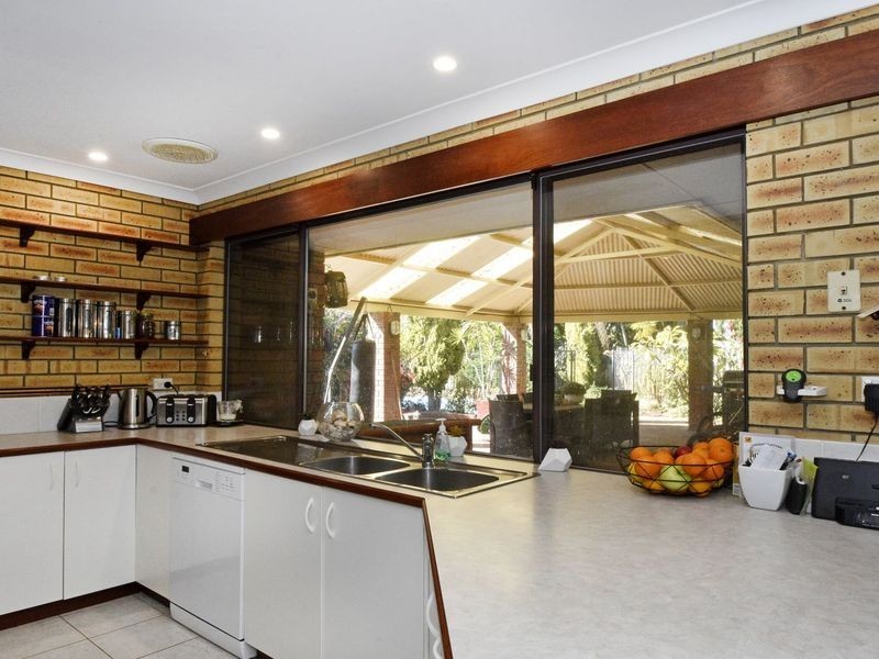 9 Waterloo Court, Alexander Heights WA 6064