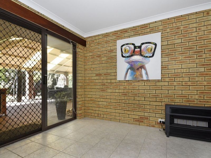 9 Waterloo Court, Alexander Heights WA 6064