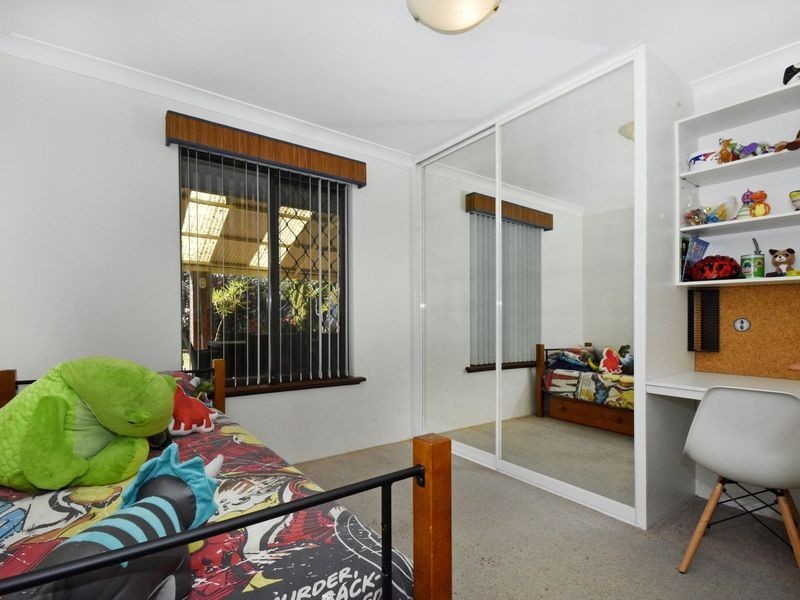 9 Waterloo Court, Alexander Heights WA 6064