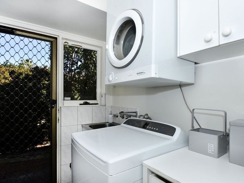 9 Waterloo Court, Alexander Heights WA 6064