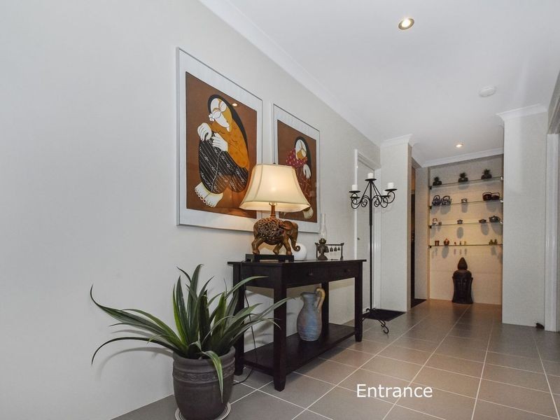 31 Syme Road, Alexander Heights WA 6064