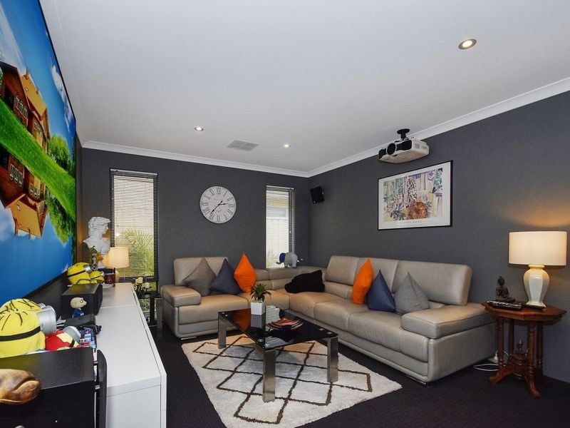 31 Syme Road, Alexander Heights WA 6064