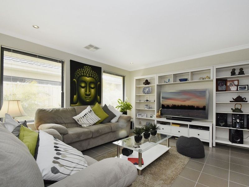 31 Syme Road, Alexander Heights WA 6064