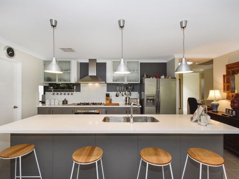 31 Syme Road, Alexander Heights WA 6064