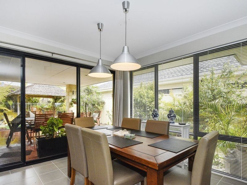 31 Syme Road, Alexander Heights WA 6064