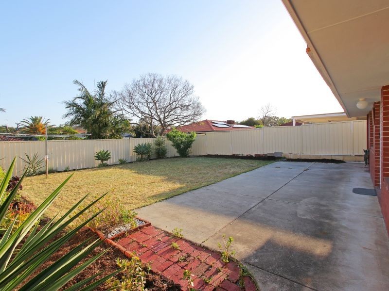 96 Azelia Street, Alexander Heights WA 6064