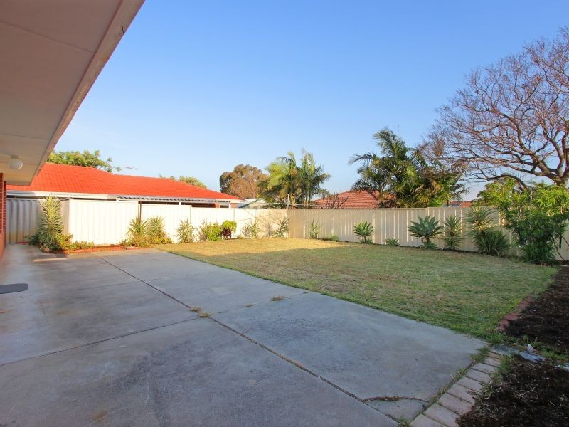 96 Azelia Street, Alexander Heights WA 6064