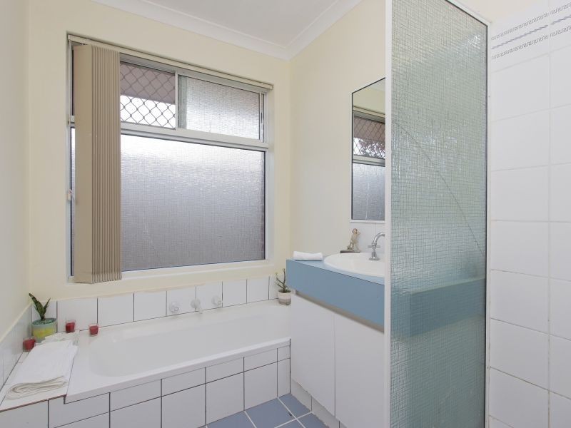 96 Azelia Street, Alexander Heights WA 6064