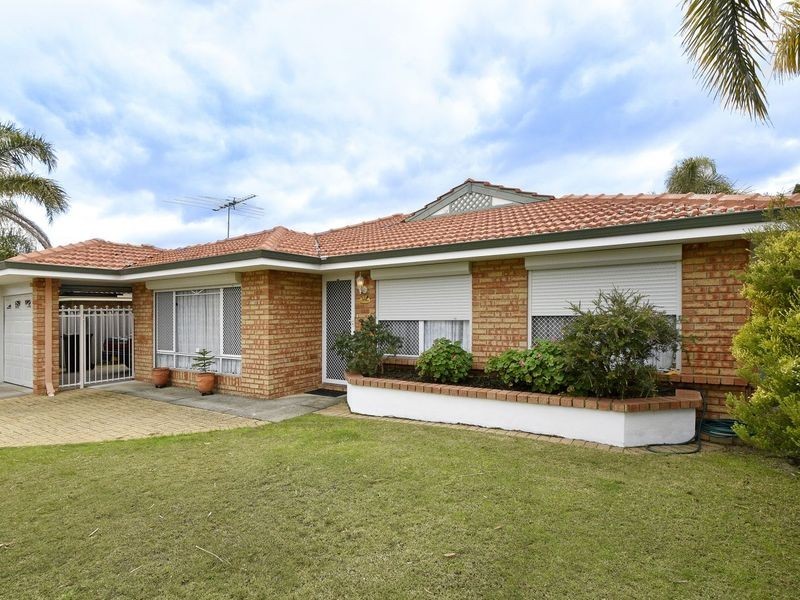 16 Pinetree Close, Alexander Heights WA 6064