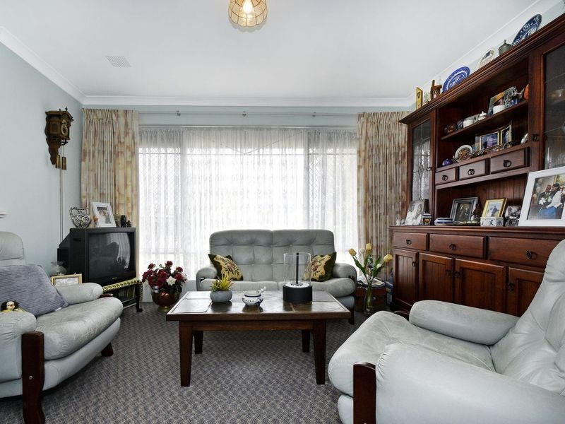 16 Pinetree Close, Alexander Heights WA 6064