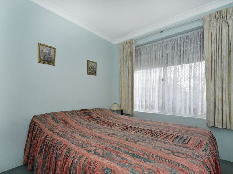 16 Pinetree Close, Alexander Heights WA 6064