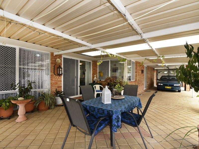 16 Pinetree Close, Alexander Heights WA 6064