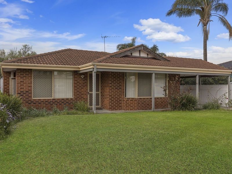 3 Redwood Court, Alexander Heights WA 6064