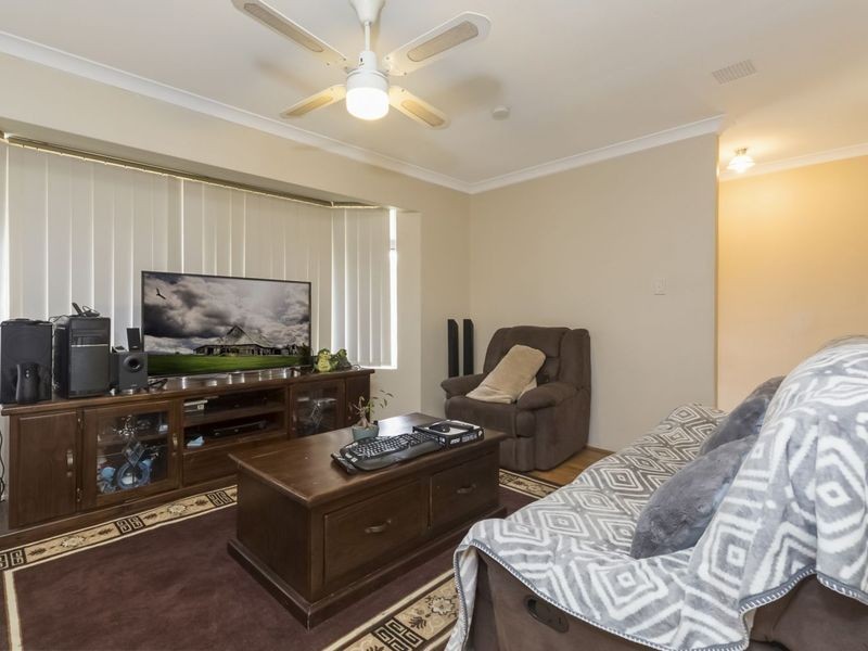 3 Redwood Court, Alexander Heights WA 6064