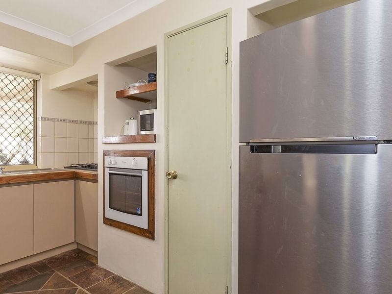 3 Redwood Court, Alexander Heights WA 6064