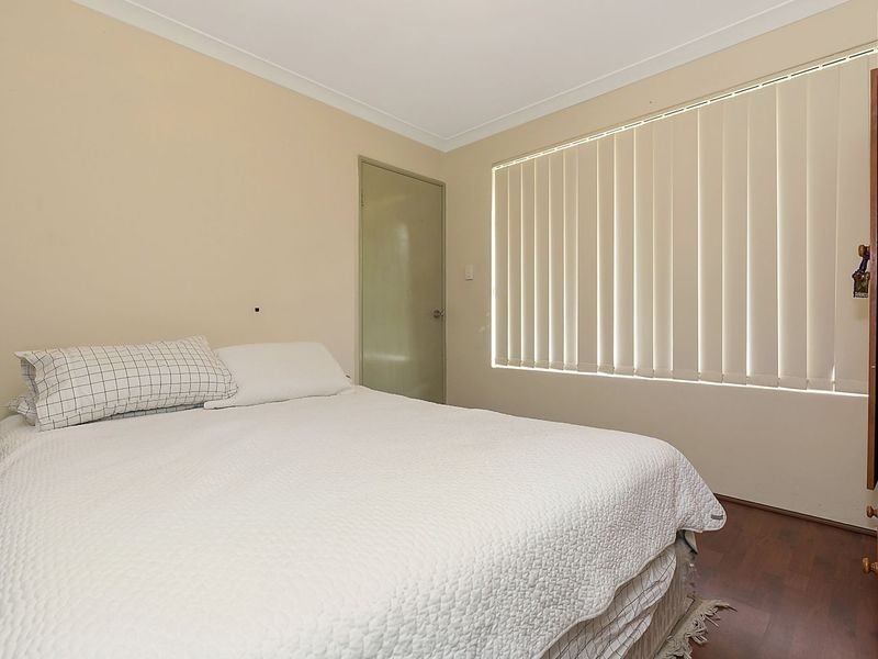 3 Redwood Court, Alexander Heights WA 6064