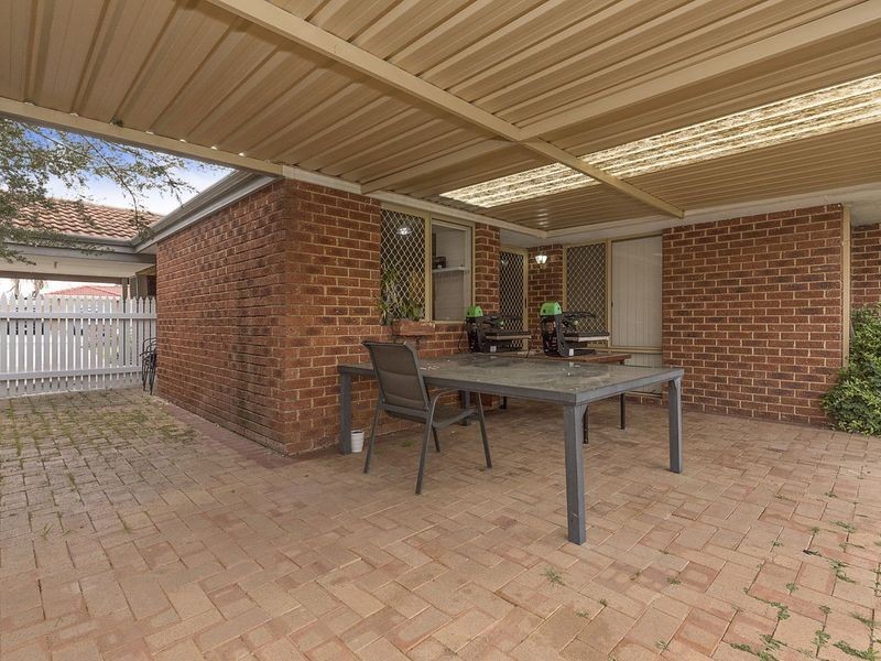 3 Redwood Court, Alexander Heights WA 6064