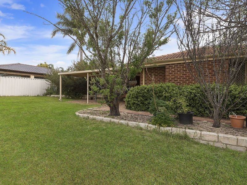 3 Redwood Court, Alexander Heights WA 6064